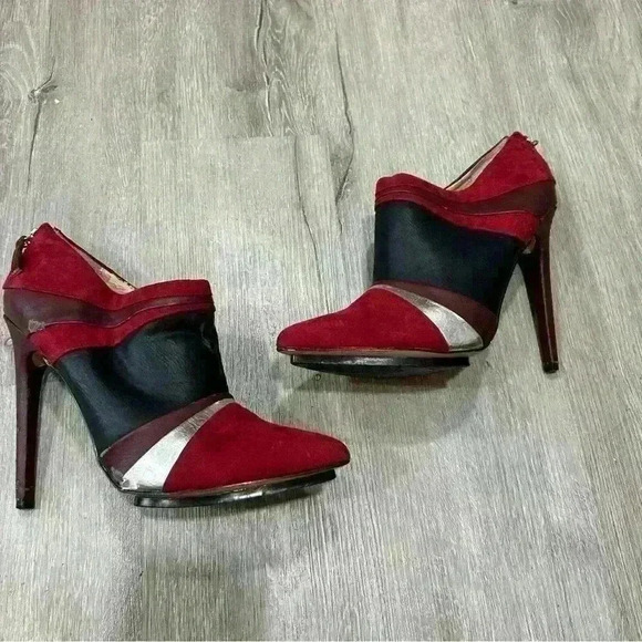 GX By Gwen Stefani Kameko Suede Heels - Picture 3 of 12